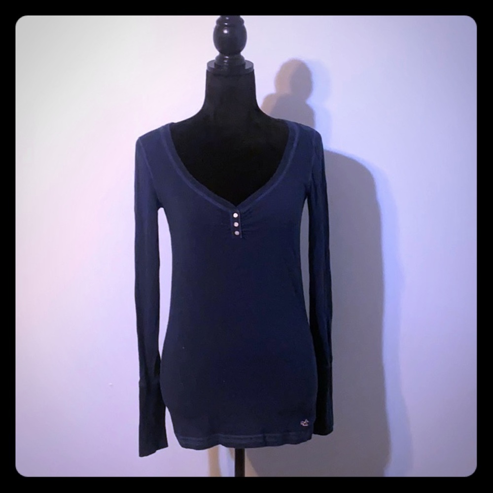 Long sleeve blue hollister top